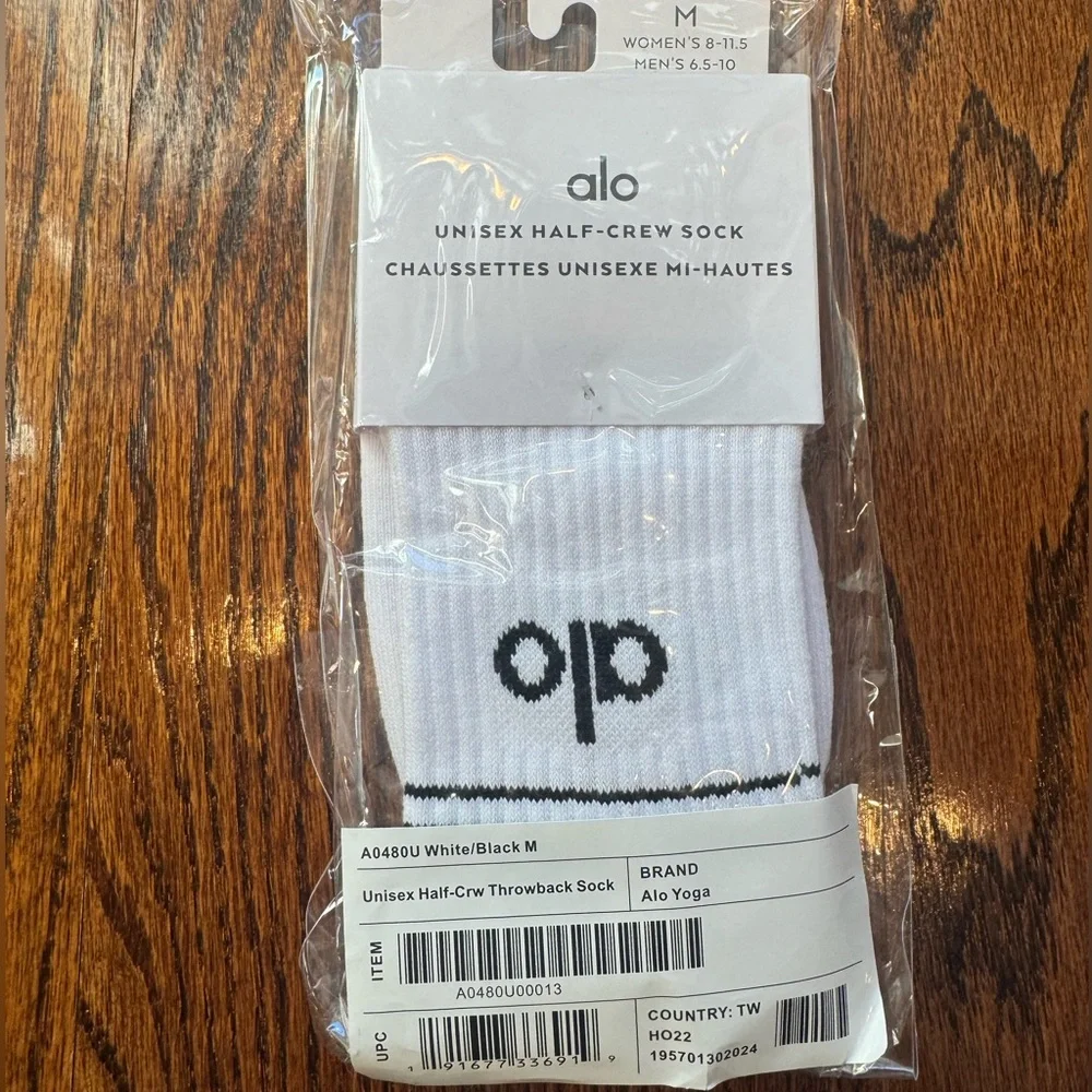 ALO Yoga White and Black Half Crew Socks - Picture 1 of 3